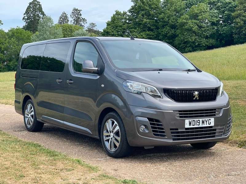 A 2019 PEUGEOT EXPERT BLUE HDI COMBI LONG A 2019 PEUGEOT EXPERT BLUE HDI COMBI LONG
