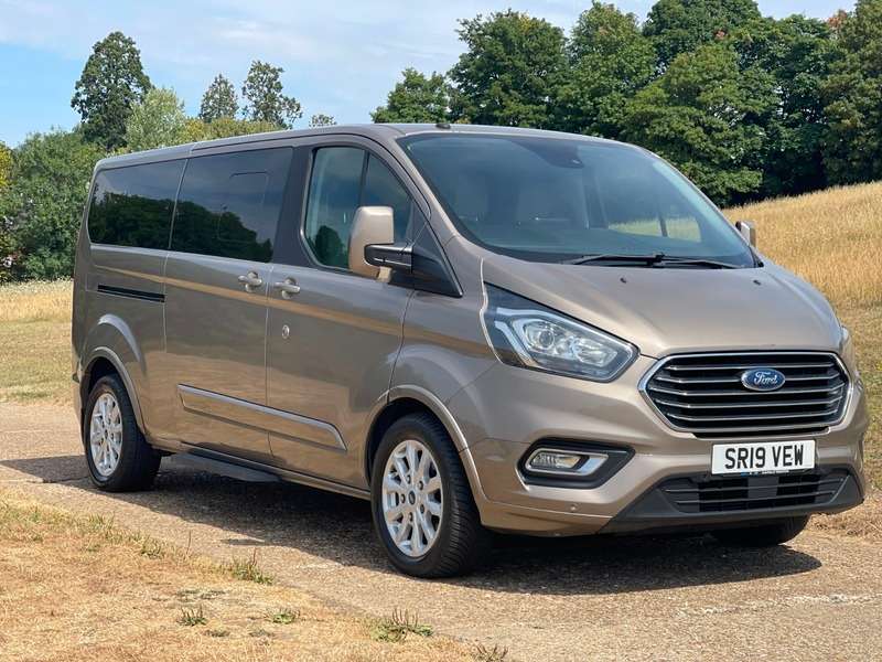 A 2019 FORD TOURNEO CUSTOM 310 TITANIUM A 2019 FORD TOURNEO CUSTOM 310 TITANIUM