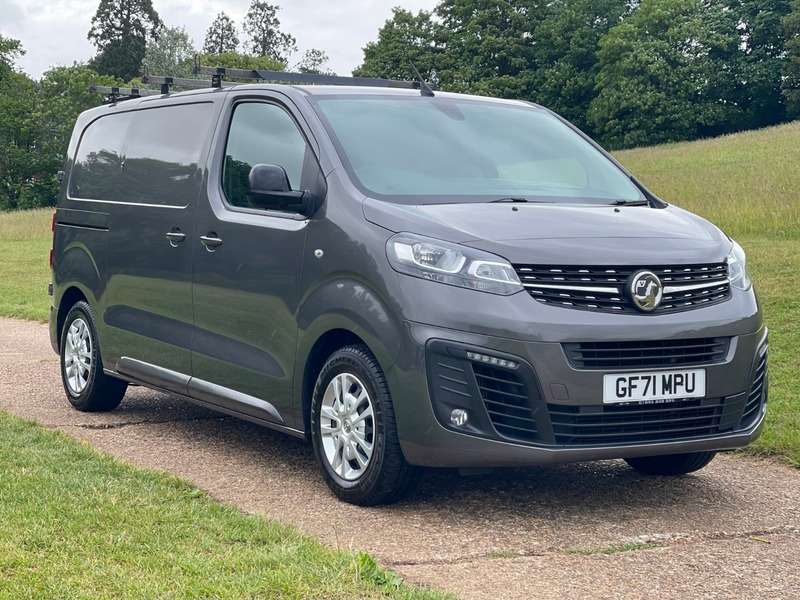 A 2022 VAUXHALL VIVARO L1H1 F2700 SPORTIVE S/S A 2022 VAUXHALL VIVARO L1H1 F2700 SPORTIVE S/S