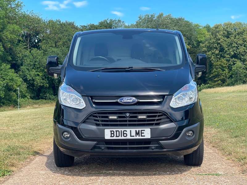 A 2016 FORD TRANSIT CUSTOM 270 LIMITED LR P/V A 2016 FORD TRANSIT CUSTOM 270 LIMITED LR P/V