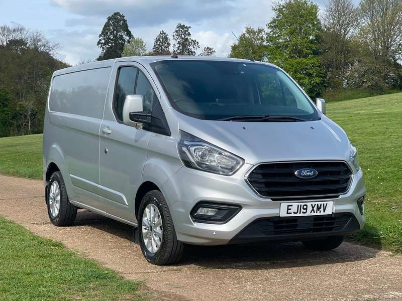 A 2019 FORD TRANSIT CUSTOM 300 LIMITED P/V L1 H1 A 2019 FORD TRANSIT CUSTOM 300 LIMITED P/V L1 H1