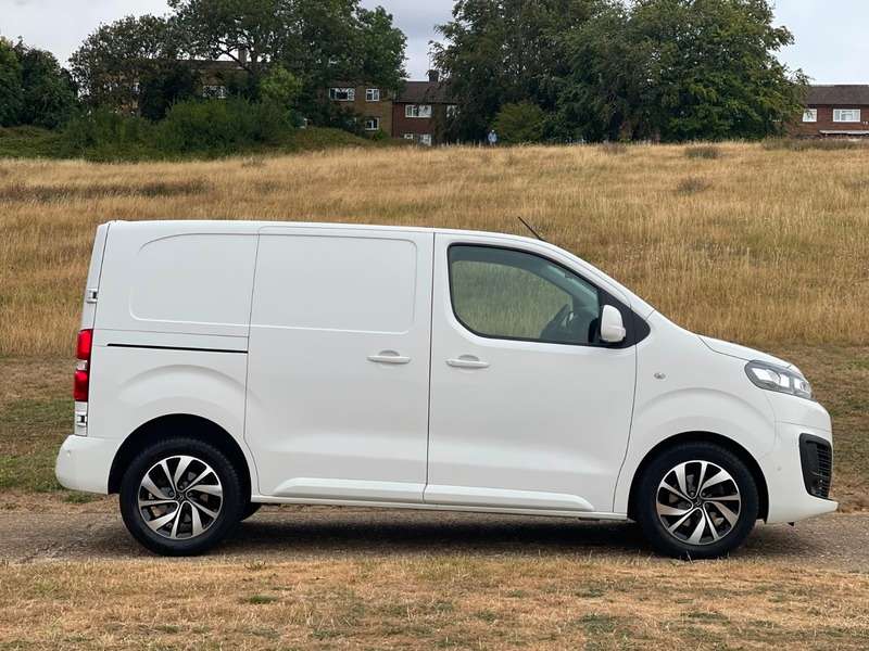 A 2017 CITROEN DISPATCH XS 1400 ENTERPRISE PLUS BLUEHDI S/S A 2017 CITROEN DISPATCH XS 1400 ENTERPRISE PLUS BLUEHDI S/S