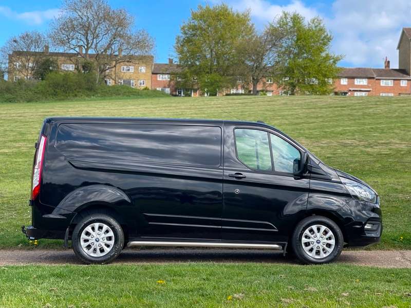 A 2022 FORD TRANSIT CUSTOM 280 LIMITED P/V ECOBLUE A 2022 FORD TRANSIT CUSTOM 280 LIMITED P/V ECOBLUE