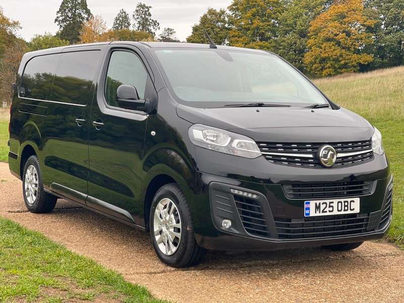 A 2021 VAUXHALL VIVARO L2H1 3100 SPORTIVE S/S A 2021 VAUXHALL VIVARO L2H1 3100 SPORTIVE S/S