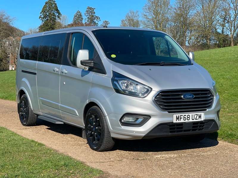 A 2018 FORD TOURNEO CUSTOM 310 TITANIUM A 2018 FORD TOURNEO CUSTOM 310 TITANIUM