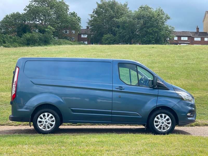 A 2018 FORD TRANSIT CUSTOM 280 LIMITED P/V L1 H1 A 2018 FORD TRANSIT CUSTOM 280 LIMITED P/V L1 H1