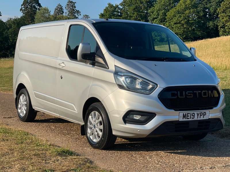 A 2019 FORD TRANSIT CUSTOM 300 LIMITED P/V L1 H1 A 2019 FORD TRANSIT CUSTOM 300 LIMITED P/V L1 H1