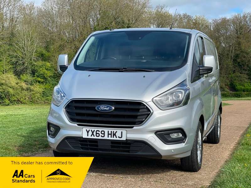 A 2019 FORD TRANSIT CUSTOM 280 LIMITED P/V L1 H1 A 2019 FORD TRANSIT CUSTOM 280 LIMITED P/V L1 H1