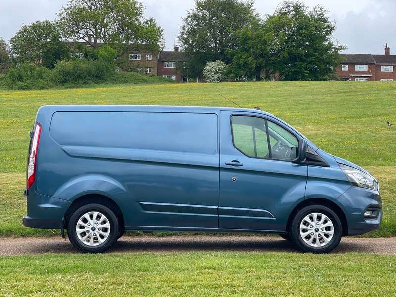 A 2020 FORD TRANSIT CUSTOM 300 LIMITED P/V ECOBLUE A 2020 FORD TRANSIT CUSTOM 300 LIMITED P/V ECOBLUE