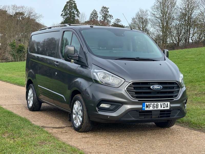 A 2018 FORD TRANSIT CUSTOM 300 LIMITED P/V L1 H1 A 2018 FORD TRANSIT CUSTOM 300 LIMITED P/V L1 H1