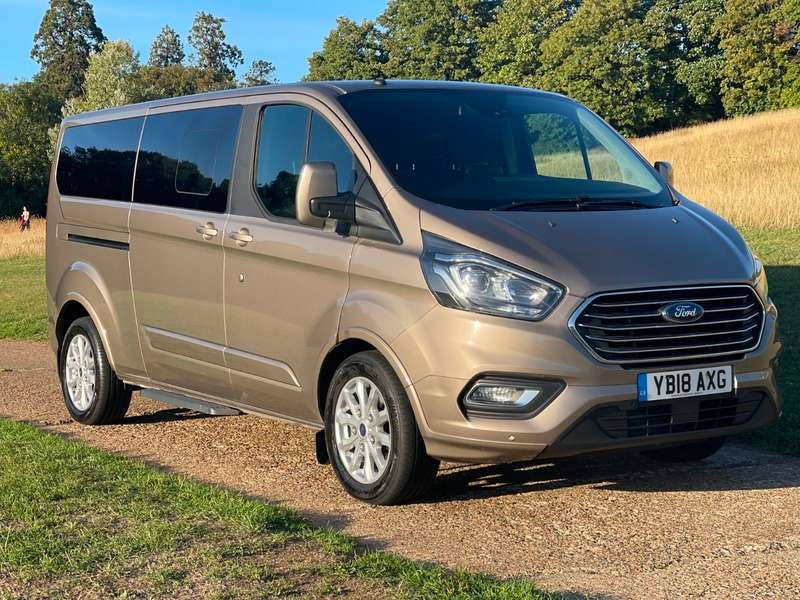 A 2018 FORD TOURNEO CUSTOM 310 TITANIUM A 2018 FORD TOURNEO CUSTOM 310 TITANIUM