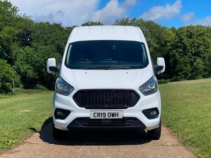A 2019 FORD TRANSIT CUSTOM 300 LIMITED P/V L2 H2 A 2019 FORD TRANSIT CUSTOM 300 LIMITED P/V L2 H2