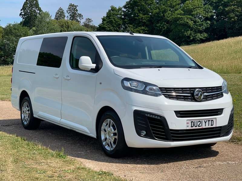 A 2021 VAUXHALL VIVARO L2H1 3100 SPORTIVE S/S DCB A 2021 VAUXHALL VIVARO L2H1 3100 SPORTIVE S/S DCB