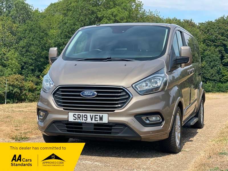 A 2019 FORD TOURNEO CUSTOM 310 TITANIUM A 2019 FORD TOURNEO CUSTOM 310 TITANIUM