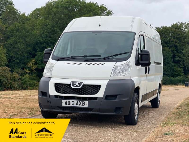 A 2013 PEUGEOT BOXER HDI 335 L3H2 PROFESSIONAL P/V A 2013 PEUGEOT BOXER HDI 335 L3H2 PROFESSIONAL P/V