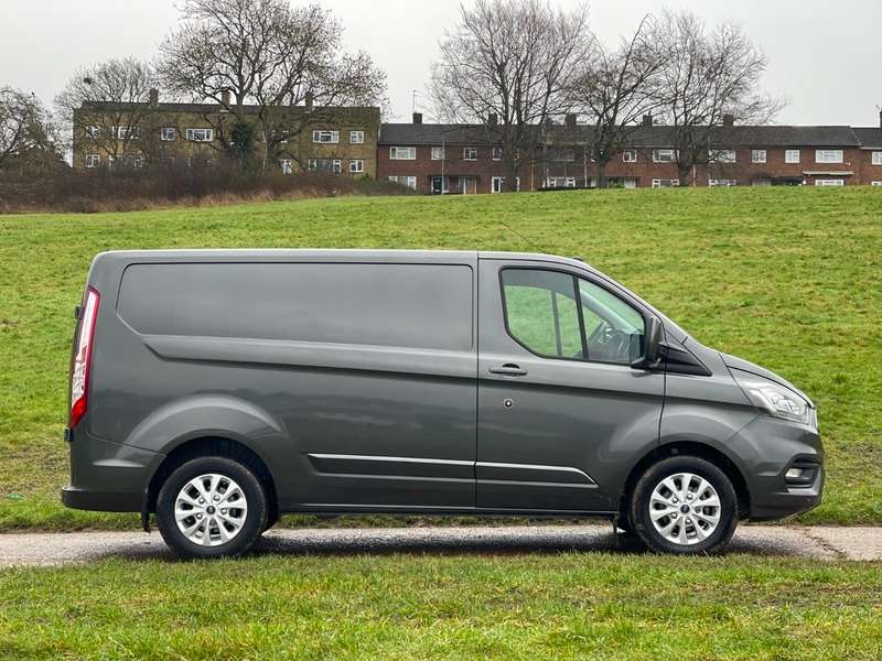 A 2019 FORD TRANSIT CUSTOM 280 LIMITED P/V L1 H1 A 2019 FORD TRANSIT CUSTOM 280 LIMITED P/V L1 H1