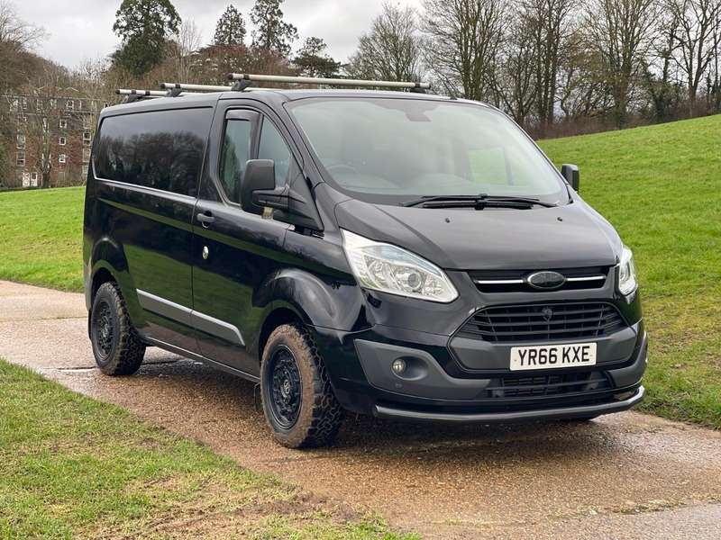 A 2016 FORD TRANSIT CUSTOM 270 TREND LR P/V A 2016 FORD TRANSIT CUSTOM 270 TREND LR P/V