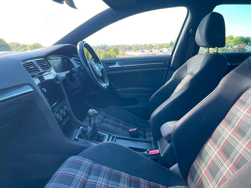 2018 VOLKSWAGEN GOLF 2018 VOLKSWAGEN GOLF