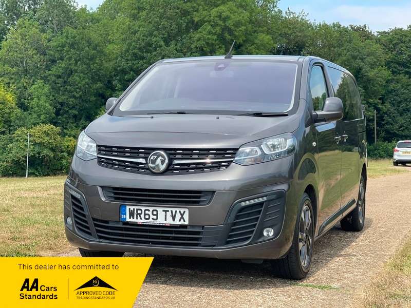 A 2019 VAUXHALL VIVARO L1H1 3100 ELITE S/S DCB A 2019 VAUXHALL VIVARO L1H1 3100 ELITE S/S DCB