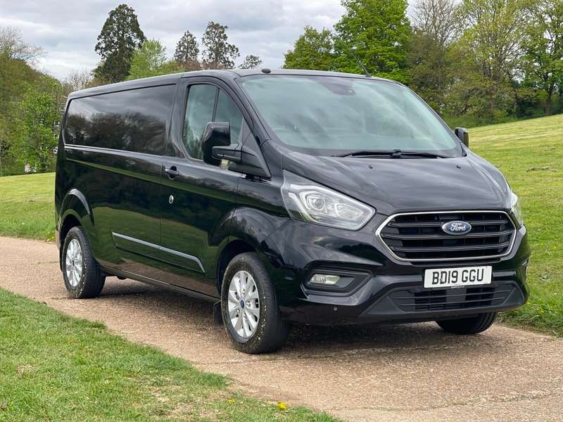 A 2019 FORD TRANSIT CUSTOM 300 LIMITED P/V L2 H1 A 2019 FORD TRANSIT CUSTOM 300 LIMITED P/V L2 H1