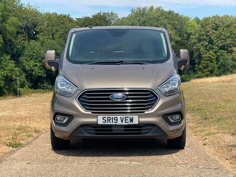 A 2019 FORD TOURNEO CUSTOM 310 TITANIUM A 2019 FORD TOURNEO CUSTOM 310 TITANIUM