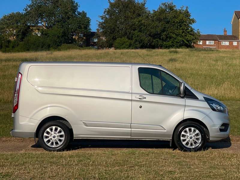 A 2019 FORD TRANSIT CUSTOM 300 LIMITED P/V L1 H1 A 2019 FORD TRANSIT CUSTOM 300 LIMITED P/V L1 H1