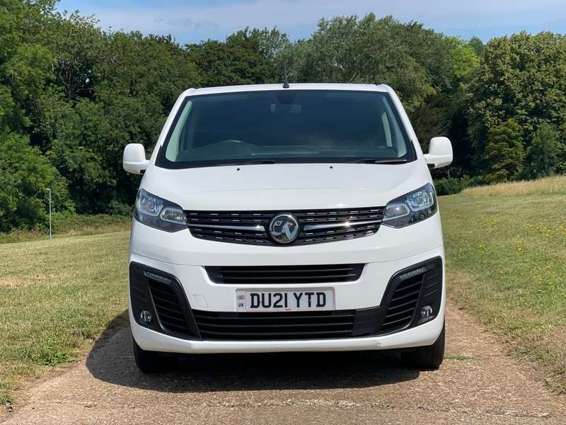 A 2021 VAUXHALL VIVARO L2H1 3100 SPORTIVE S/S DCB A 2021 VAUXHALL VIVARO L2H1 3100 SPORTIVE S/S DCB