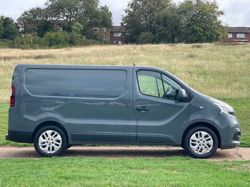 A 2019 RENAULT TRAFIC SL28 SPORT ENERGY DCI A 2019 RENAULT TRAFIC SL28 SPORT ENERGY DCI