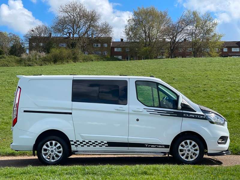 A 2020 FORD TRANSIT CUSTOM 300 LIMITED P/V ECOBLUE A 2020 FORD TRANSIT CUSTOM 300 LIMITED P/V ECOBLUE