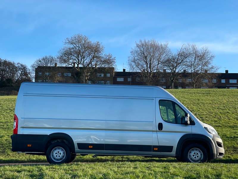 A 2018 PEUGEOT BOXER BLUE HDI 435 L4H2 PROFESSIONAL P/V A 2018 PEUGEOT BOXER BLUE HDI 435 L4H2 PROFESSIONAL P/V