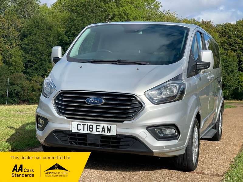 A 2018 FORD TOURNEO CUSTOM 310 TITANIUM A 2018 FORD TOURNEO CUSTOM 310 TITANIUM