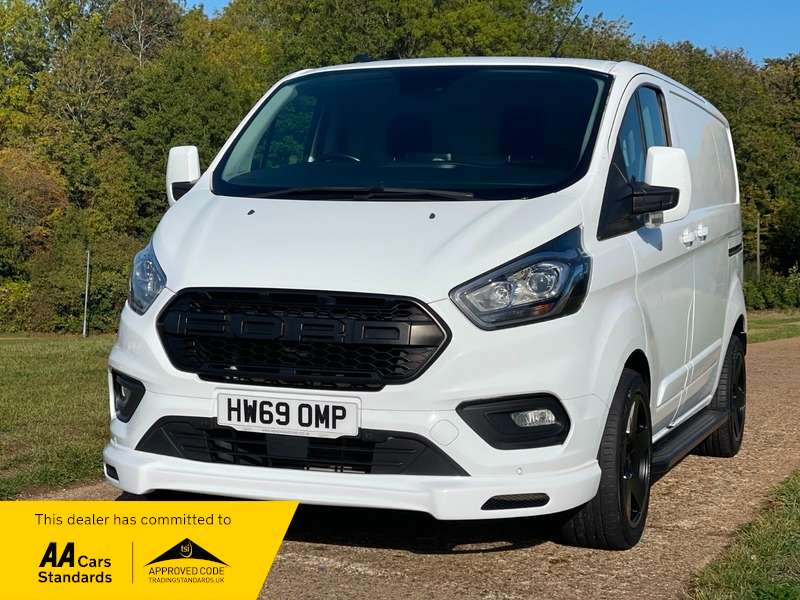 A 2019 FORD TRANSIT CUSTOM 300 LIMITED P/V ECOBLUE A 2019 FORD TRANSIT CUSTOM 300 LIMITED P/V ECOBLUE