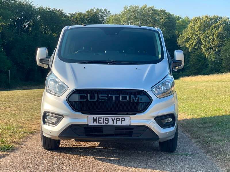 A 2019 FORD TRANSIT CUSTOM 300 LIMITED P/V L1 H1 A 2019 FORD TRANSIT CUSTOM 300 LIMITED P/V L1 H1