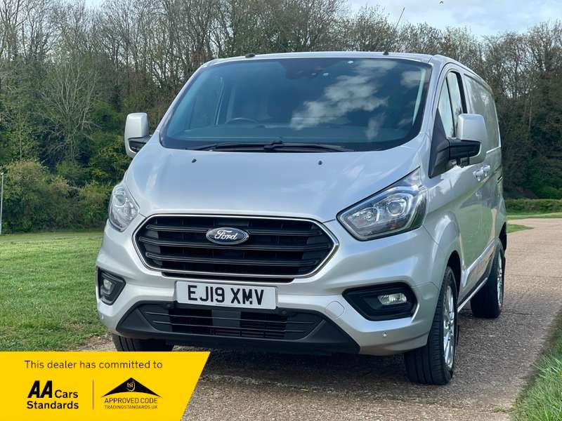 A 2019 FORD TRANSIT CUSTOM 300 LIMITED P/V L1 H1 A 2019 FORD TRANSIT CUSTOM 300 LIMITED P/V L1 H1