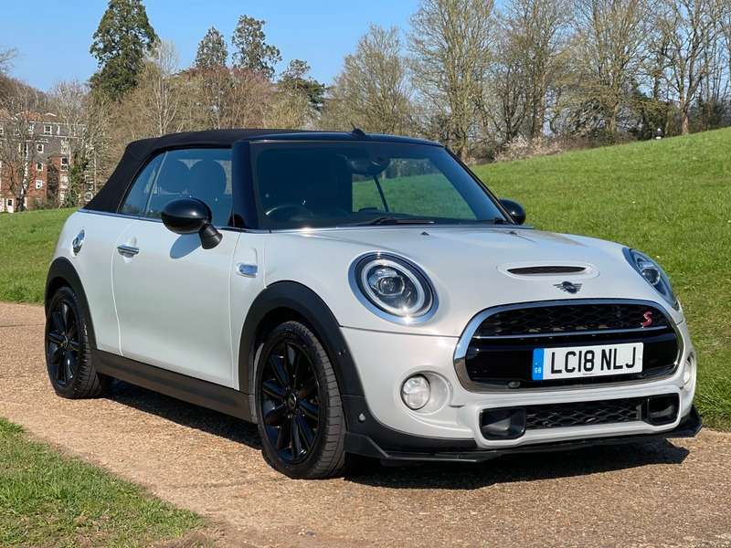 A 2018 MINI MINI COOPER S A 2018 MINI MINI COOPER S