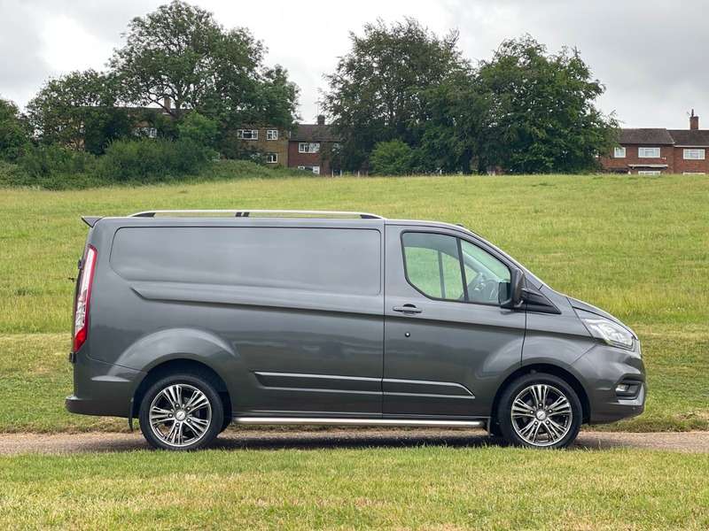 A 2018 FORD TRANSIT CUSTOM 280 LIMITED P/V L1 H1 A 2018 FORD TRANSIT CUSTOM 280 LIMITED P/V L1 H1