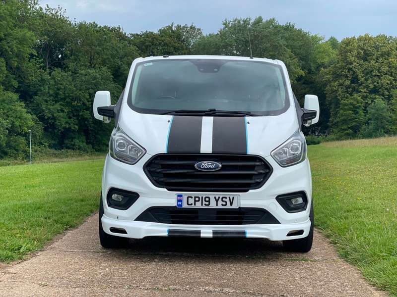 A 2019 FORD TRANSIT CUSTOM 300 TREND P/V L2 H1 A 2019 FORD TRANSIT CUSTOM 300 TREND P/V L2 H1