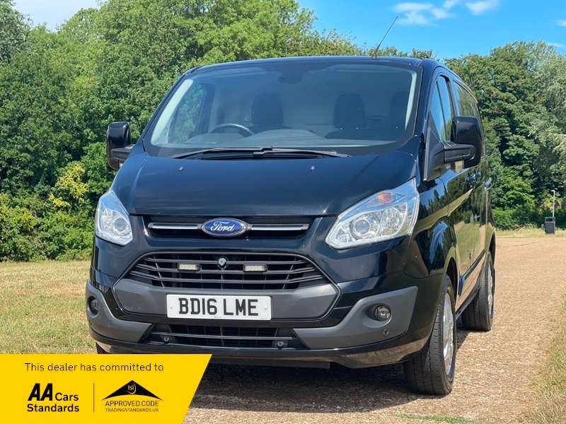 A 2016 FORD TRANSIT CUSTOM 270 LIMITED LR P/V A 2016 FORD TRANSIT CUSTOM 270 LIMITED LR P/V