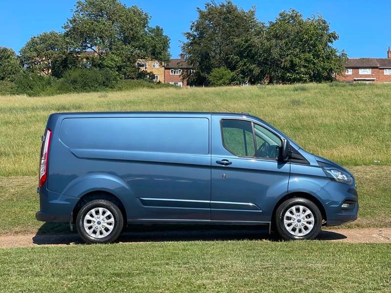 A 2021 FORD TRANSIT CUSTOM 280 LIMITED P/V ECOBLUE A 2021 FORD TRANSIT CUSTOM 280 LIMITED P/V ECOBLUE