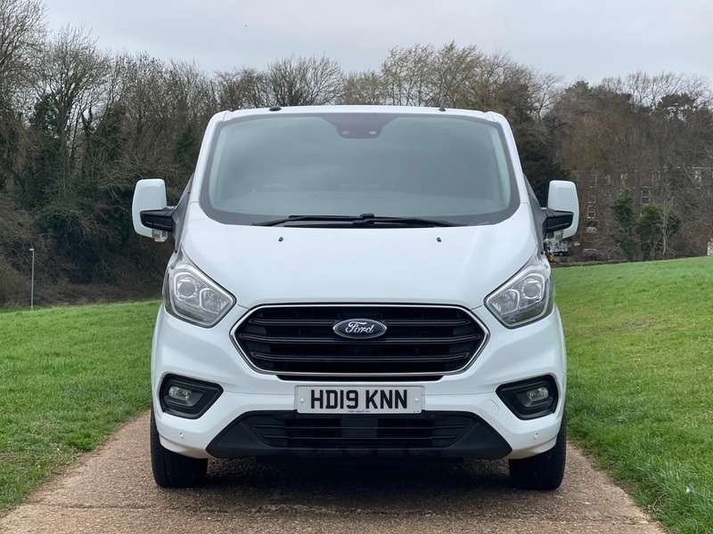 A 2019 FORD TRANSIT CUSTOM 300 LIMITED DCIV L1 H1 A 2019 FORD TRANSIT CUSTOM 300 LIMITED DCIV L1 H1