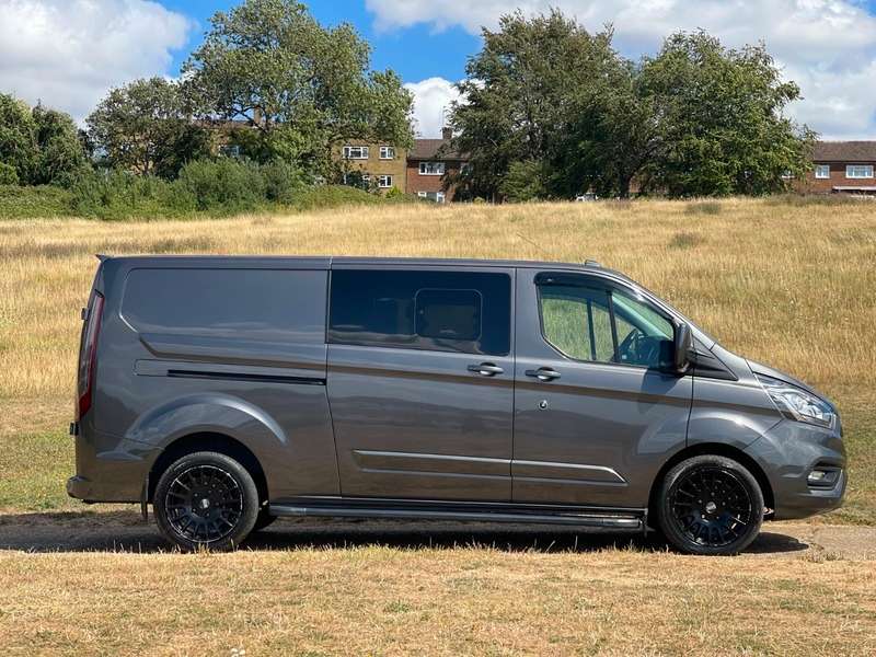 A 2020 FORD TRANSIT CUSTOM 320 LIMITED DCIV ECOBLUE A 2020 FORD TRANSIT CUSTOM 320 LIMITED DCIV ECOBLUE