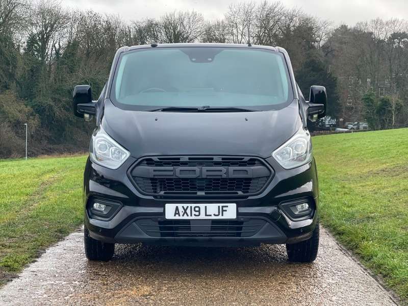 A 2019 FORD TRANSIT CUSTOM 300 LIMITED P/V L1 H1 A 2019 FORD TRANSIT CUSTOM 300 LIMITED P/V L1 H1