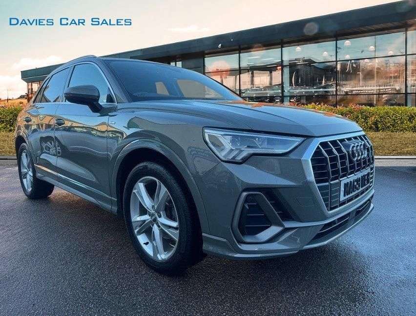 Check out this Audi Q3 2019 Petrol Manual