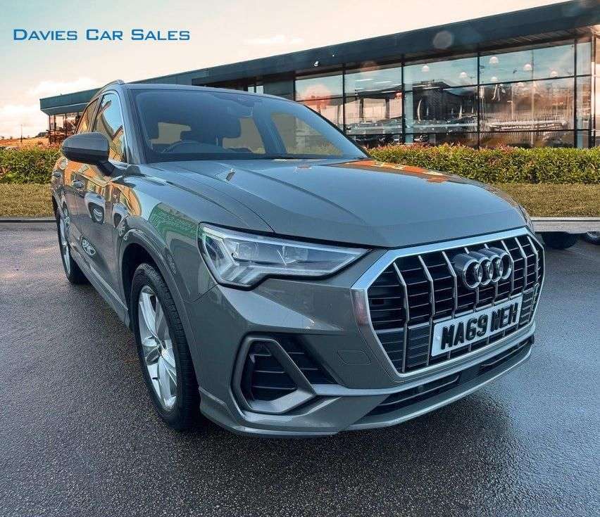 A 2019 AUDI Q3 1.5 TFSI CoD 35 S line SUV 5dr Petrol Manual Euro 6 (s/s) (150 ps) A 2019 AUDI Q3 1.5 TFSI CoD 35 S line SUV 5dr Petrol Manual Euro 6 (s/s) (150 ps)