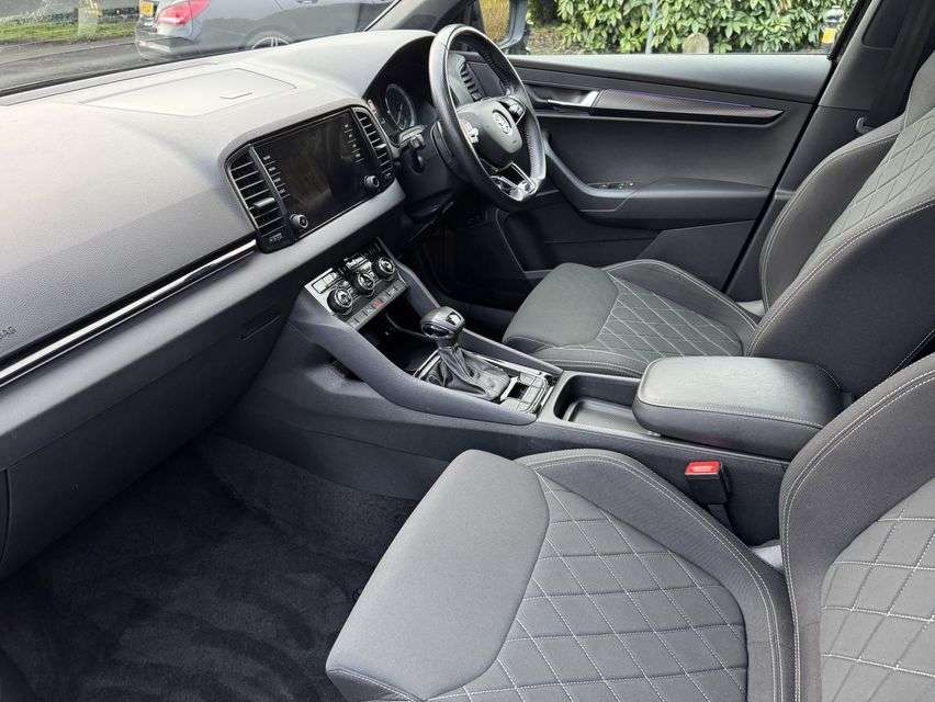 A 2020 SKODA KAROQ 1.5 TSI ACT SportLine SUV 5dr Petrol DSG Euro 6 (s/s) (150 ps) A 2020 SKODA KAROQ 1.5 TSI ACT SportLine SUV 5dr Petrol DSG Euro 6 (s/s) (150 ps)
