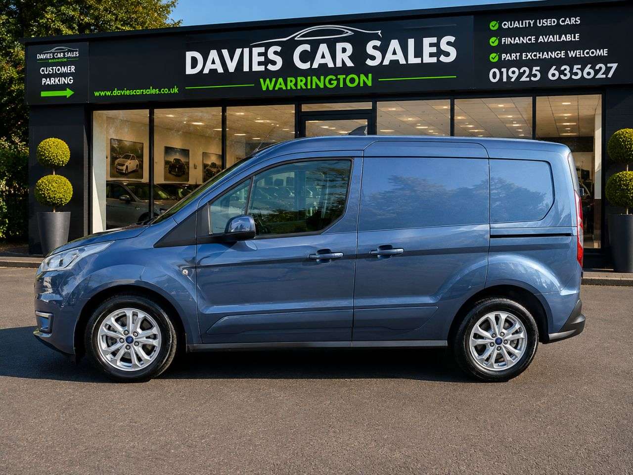 A 2021 FORD TRANSIT CONNECT 1.5 200 EcoBlue Limited Panel Van 5dr Diesel Manual L1 Euro 6 (s/s) (120 ps A 2021 FORD TRANSIT CONNECT 1.5 200 EcoBlue Limited Panel Van 5dr Diesel Manual L1 Euro 6 (s/s) (120 ps