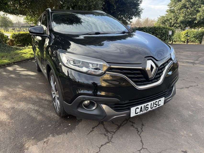 A 2016 RENAULT KADJAR 1.5 dCi Signature Nav SUV 5dr Diesel EDC Euro 6 (s/s) (110 ps) A 2016 RENAULT KADJAR 1.5 dCi Signature Nav SUV 5dr Diesel EDC Euro 6 (s/s) (110 ps)
