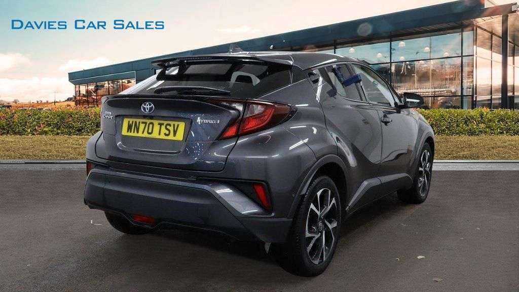 A 2020 TOYOTA C-HR 1.8 VVT-h Design SUV 5dr Petrol Hybrid CVT Euro 6 (s/s) (122 ps) A 2020 TOYOTA C-HR 1.8 VVT-h Design SUV 5dr Petrol Hybrid CVT Euro 6 (s/s) (122 ps)