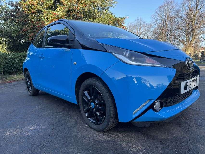 A 2016 TOYOTA AYGO 1.0 VVT-i x-cite Hatchback 5dr Petrol x-shift Euro 6 (68 ps) A 2016 TOYOTA AYGO 1.0 VVT-i x-cite Hatchback 5dr Petrol x-shift Euro 6 (68 ps)