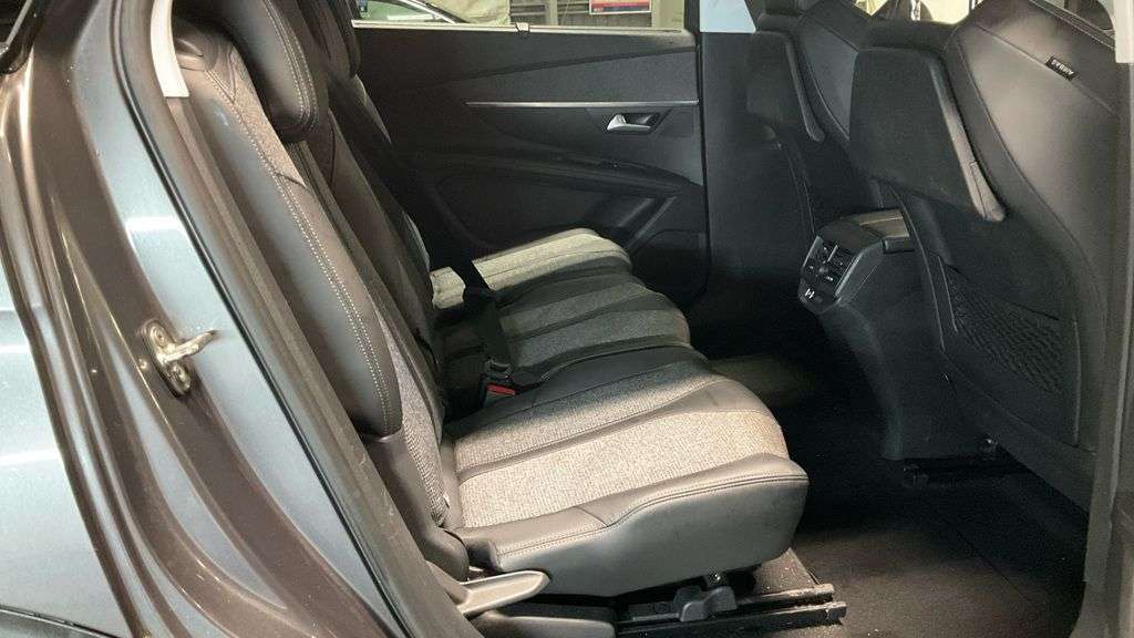 2018 PEUGEOT 5008 2018 PEUGEOT 5008